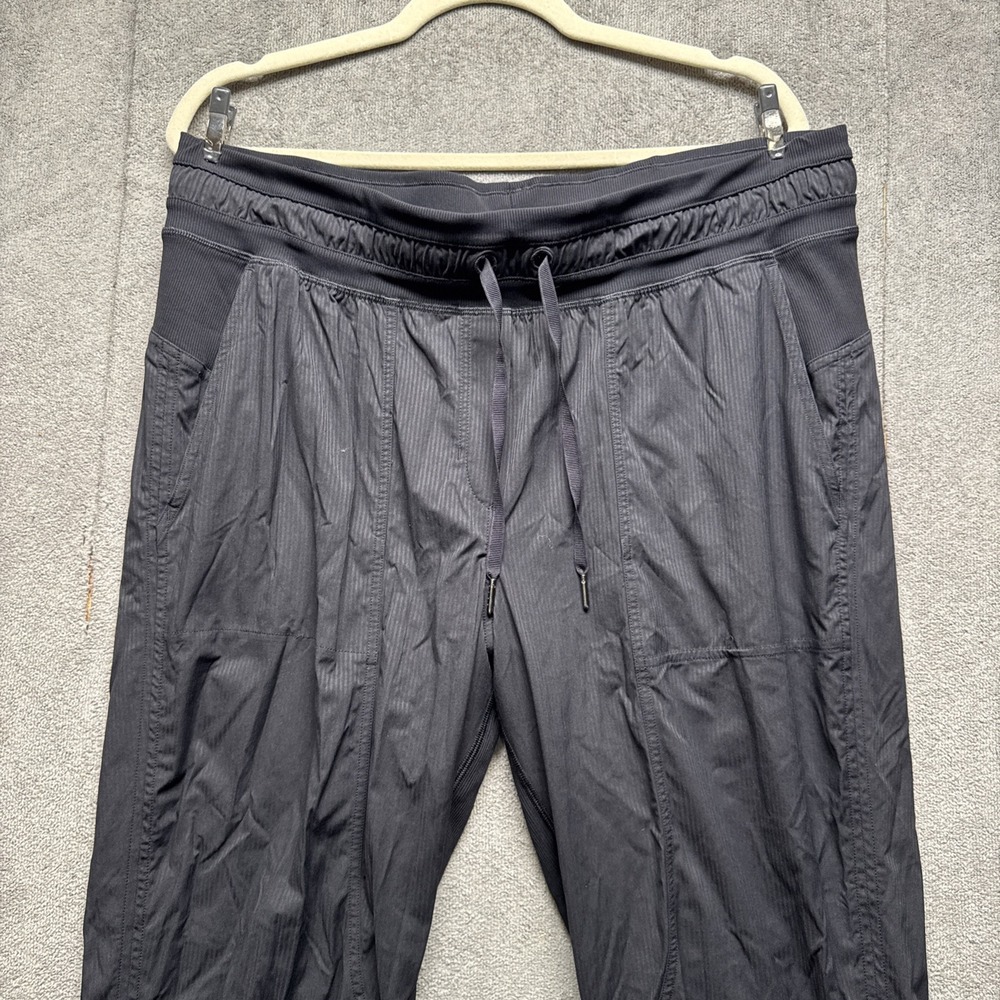 lululemon - Picture 2 of 6